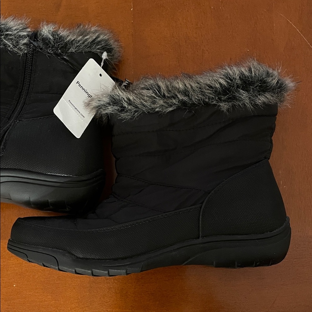 Women's Black Winter Boots with Faux Fur Trim
